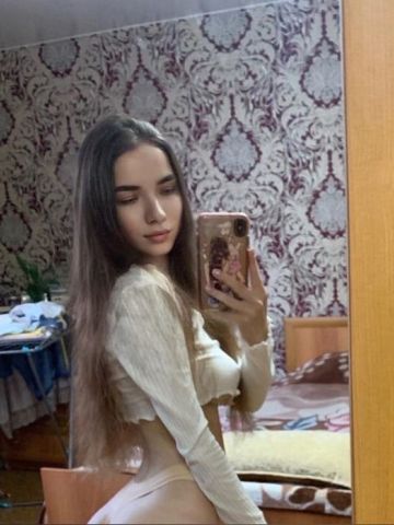 Лена Вожатая